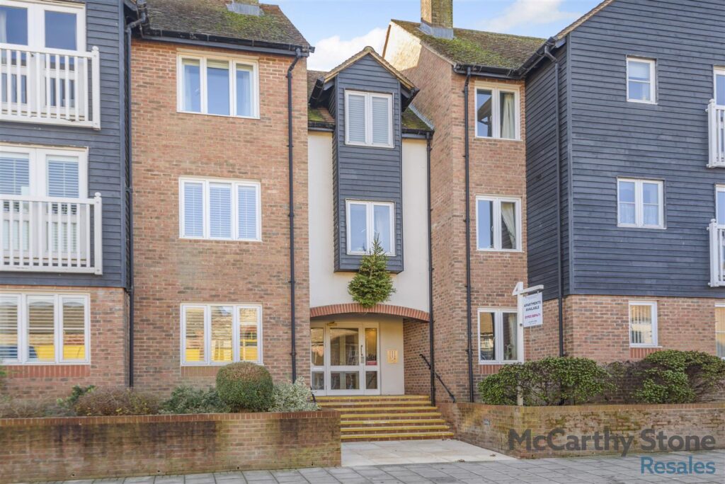 Caen Stone Court, Queen Street, Arundel, BN18 9FE