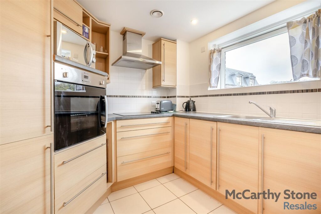 Peel Court, College Way, Welwyn Garden City, Hertfordshire, AL8 6DG