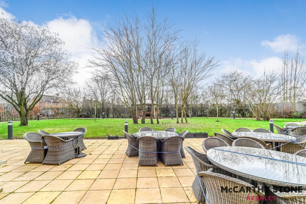 Oakhill Place, High View, Bedford, Bedfordshire, MK41 8FB