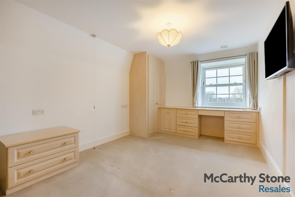 Peel Court, College Way, Welwyn Garden City, Hertfordshire, AL8 6DG