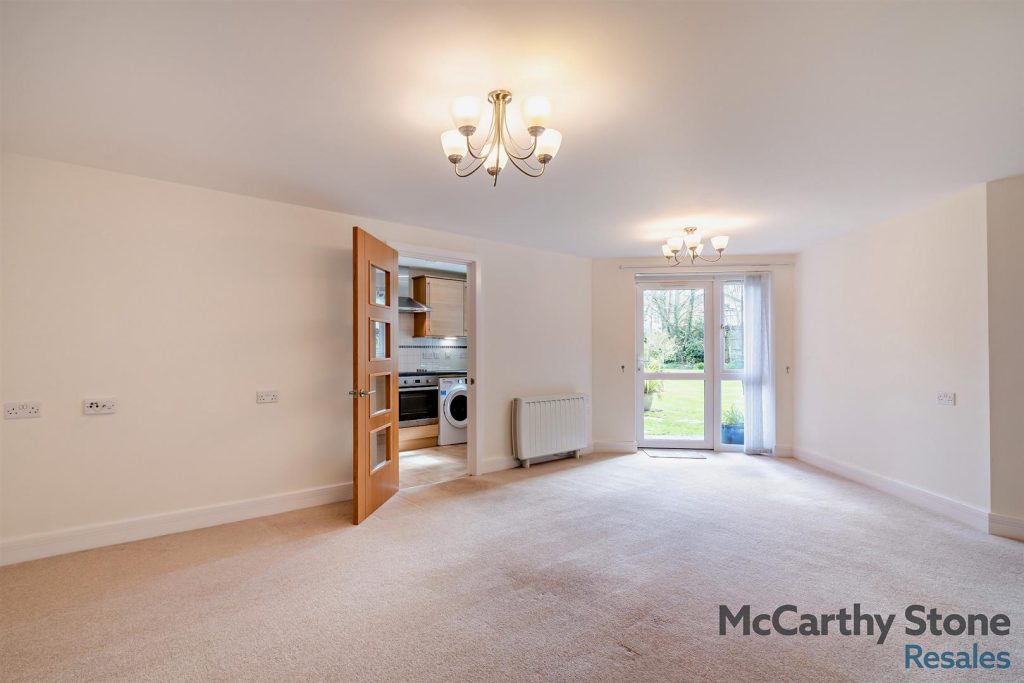 Eadhelm Court, Penlee Close, Edenbridge, TN8 5FD