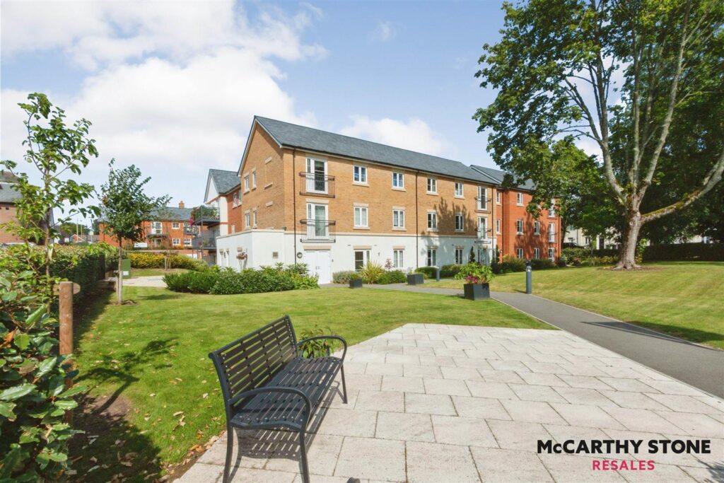 Queen Elizabeth Place, Orchard Lane, Alton, GU34 1GZ