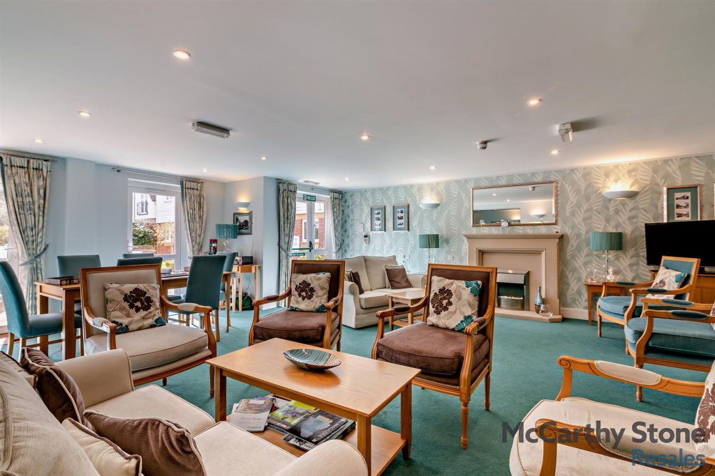 Eadhelm Court, Penlee Close, Edenbridge, TN8 5FD