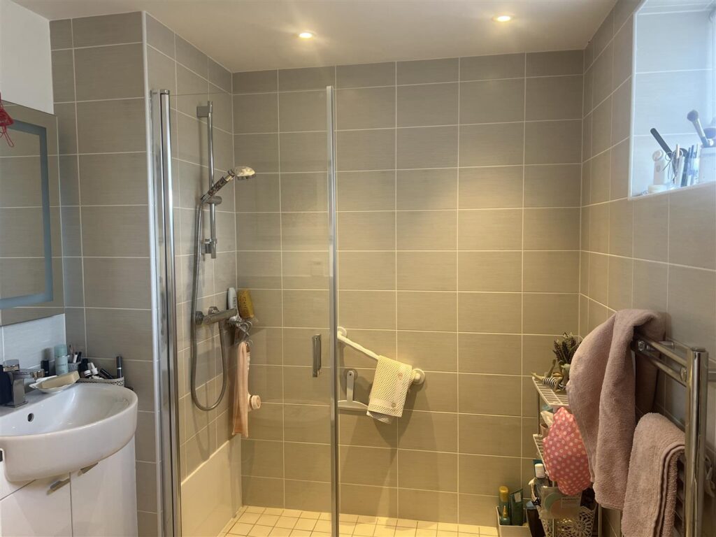 Moorfield Road, Denham, Uxbridge
