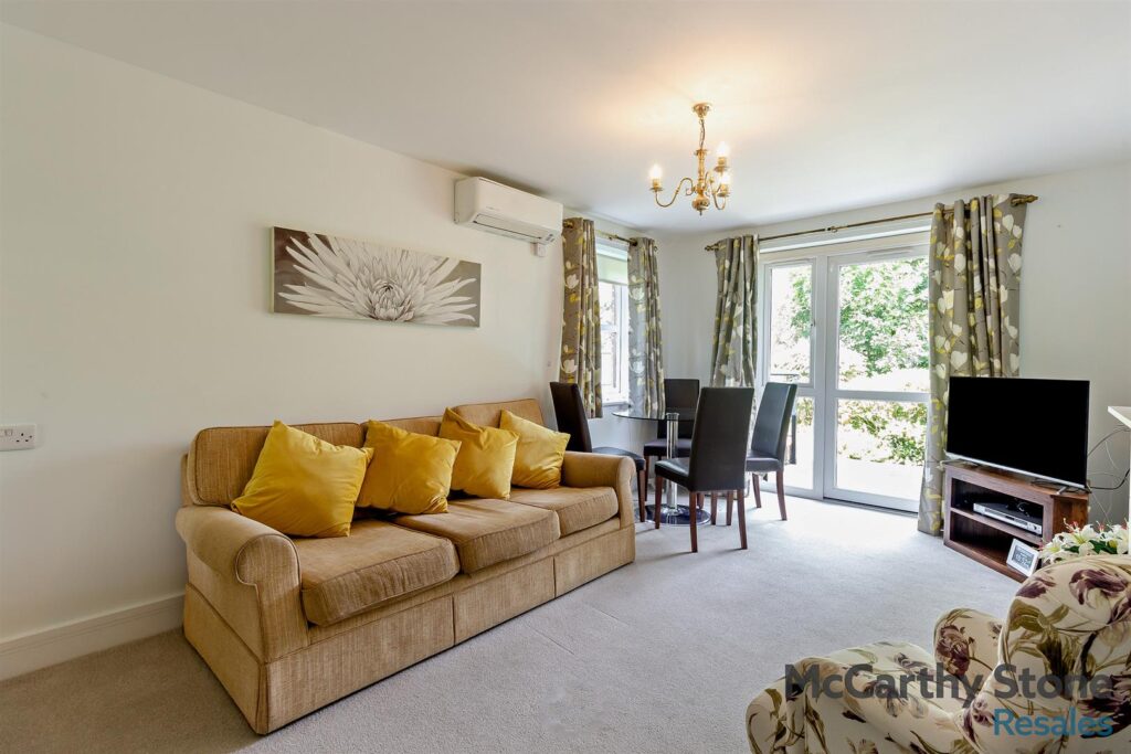 Stewart Court, High Street, Epping, CM16 4FJ