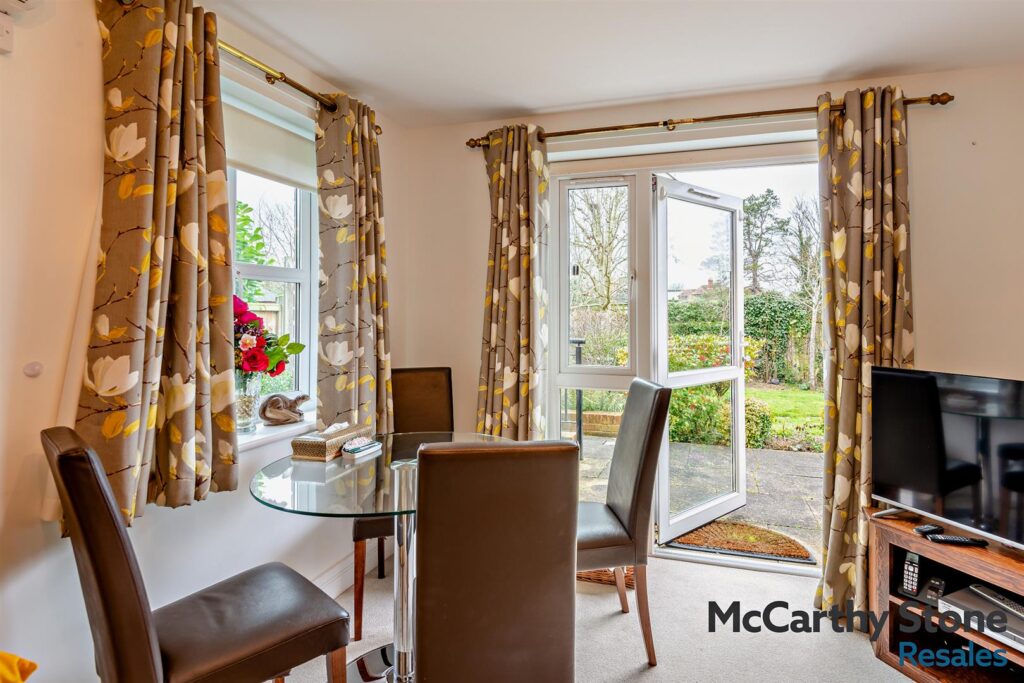Stewart Court, High Street, Epping, CM16 4FJ