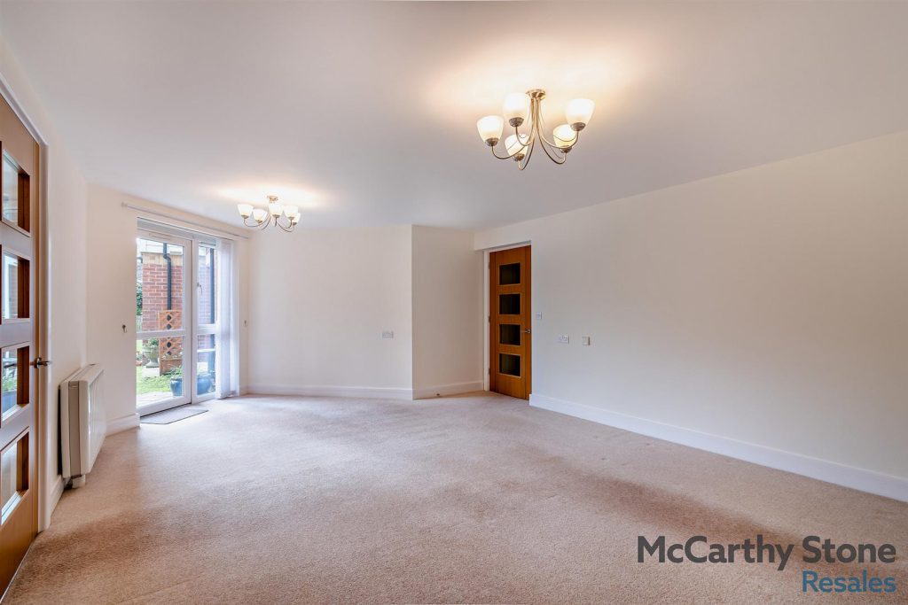 Eadhelm Court, Penlee Close, Edenbridge, TN8 5FD