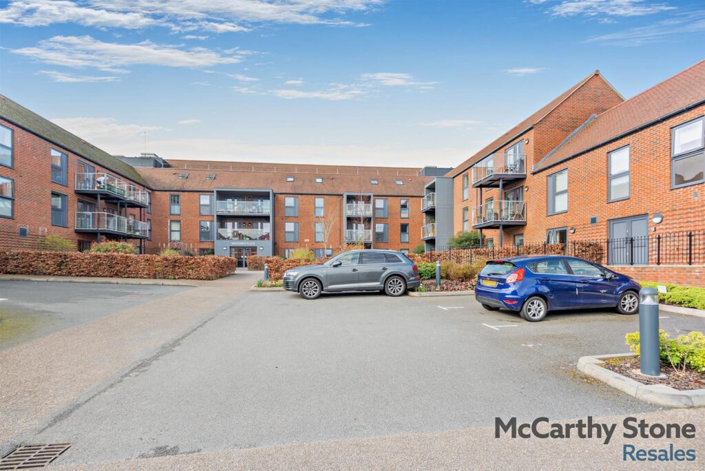 Wayfarer Place, The Dean, Alresford