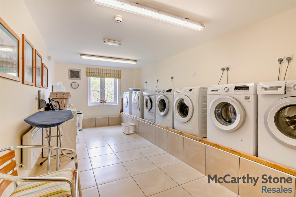 Eadhelm Court, Penlee Close, Edenbridge, TN8 5FD