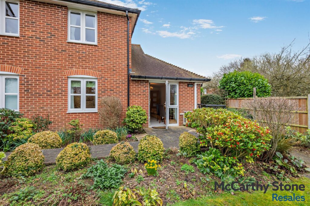 Stewart Court, High Street, Epping, CM16 4FJ