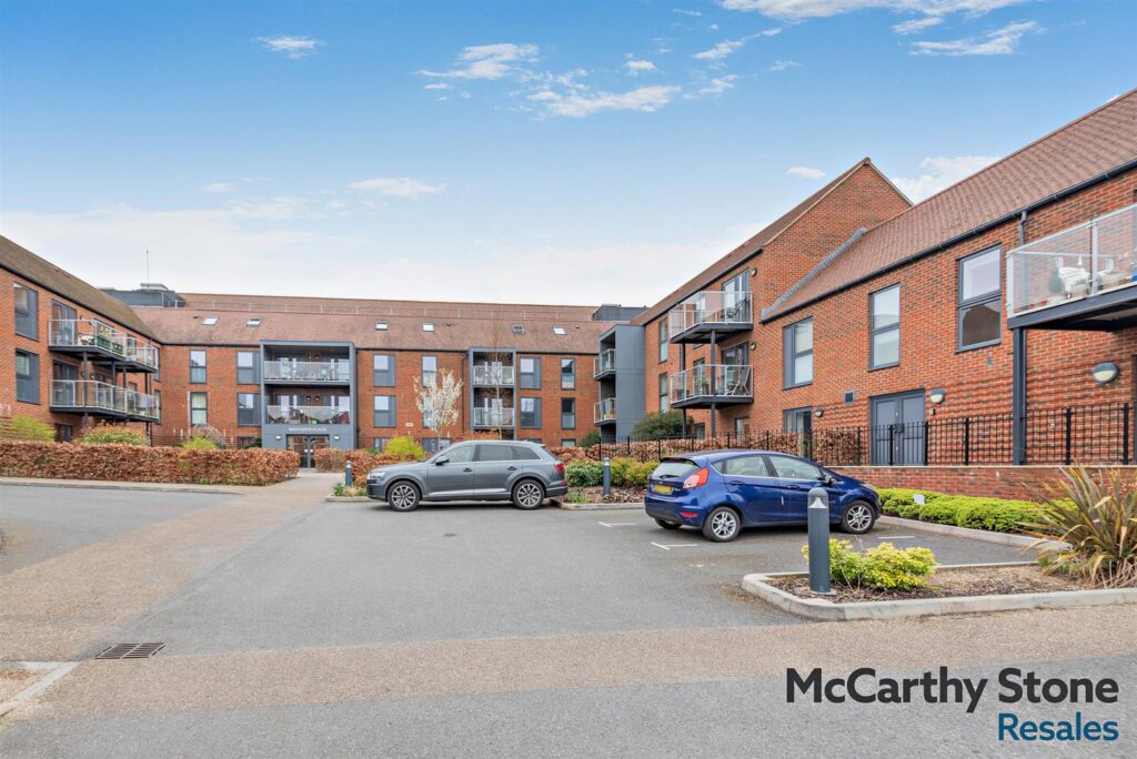 Wayfarer Place, The Dean, Alresford