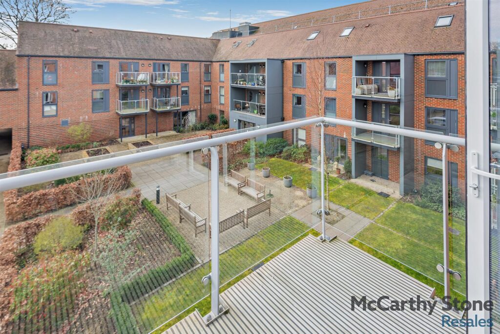 Wayfarer Place, The Dean, Alresford