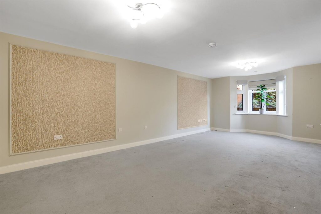 Outwood Lane, Chipstead, Coulsdon, CR5 3LU