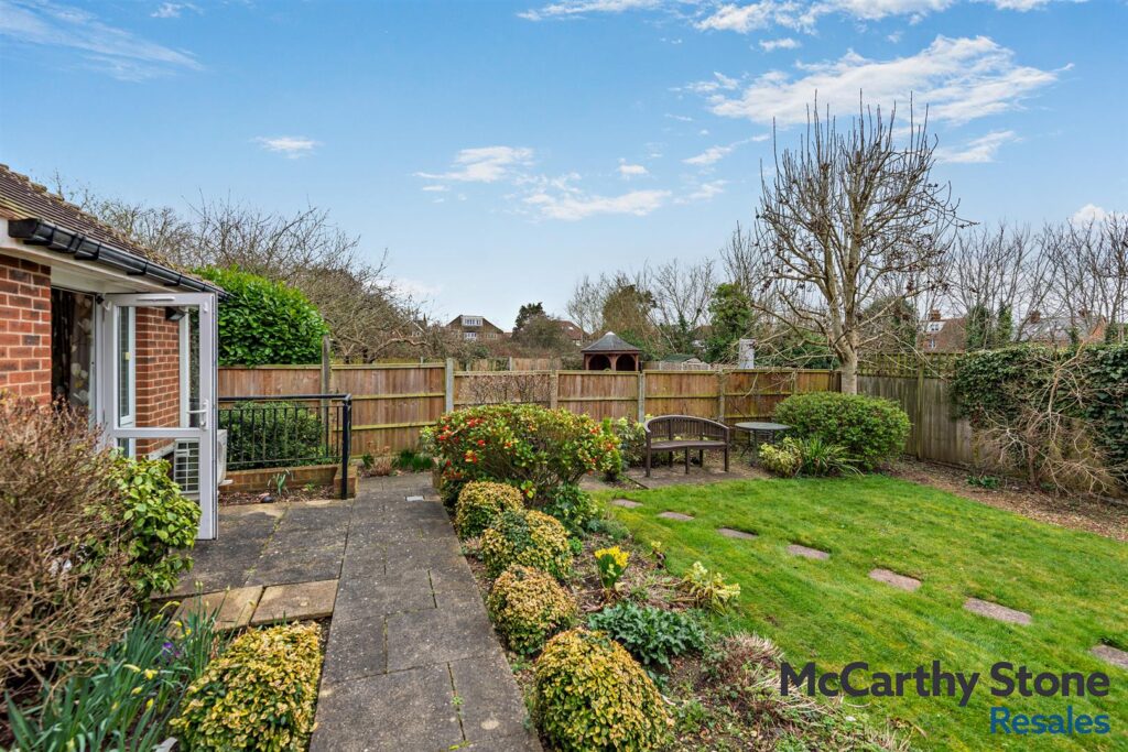 Stewart Court, High Street, Epping, CM16 4FJ