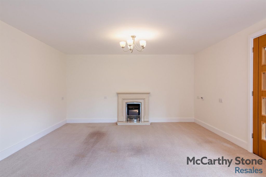 Eadhelm Court, Penlee Close, Edenbridge, TN8 5FD
