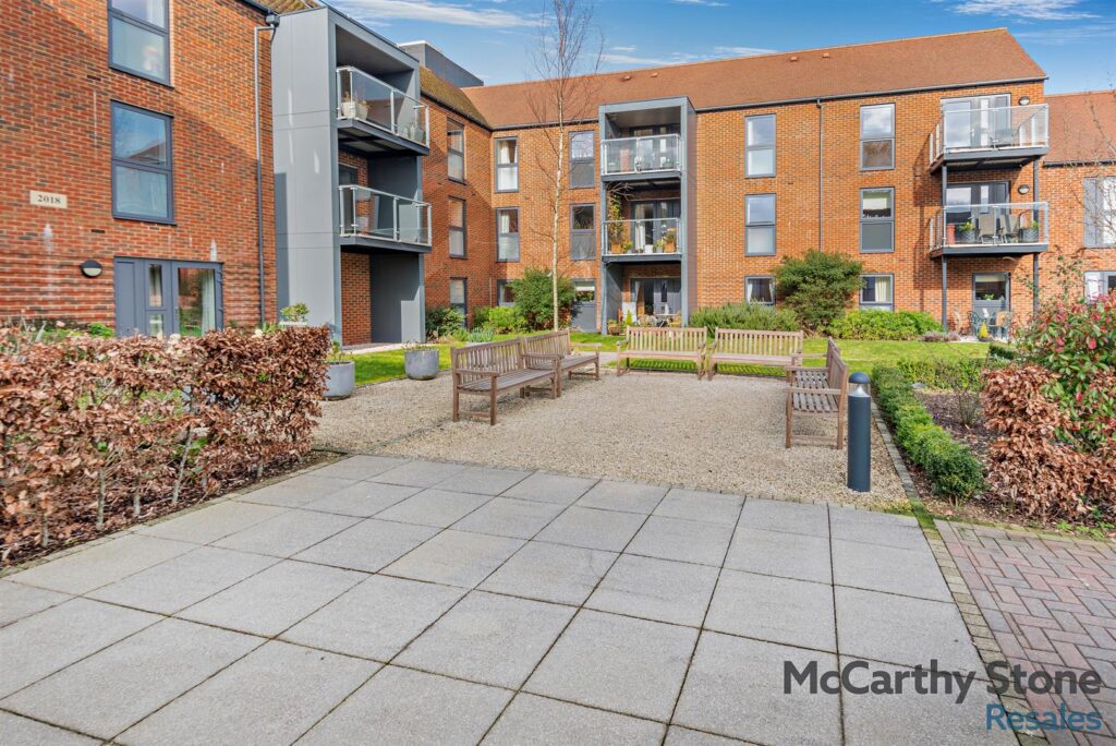 Wayfarer Place, The Dean, Alresford
