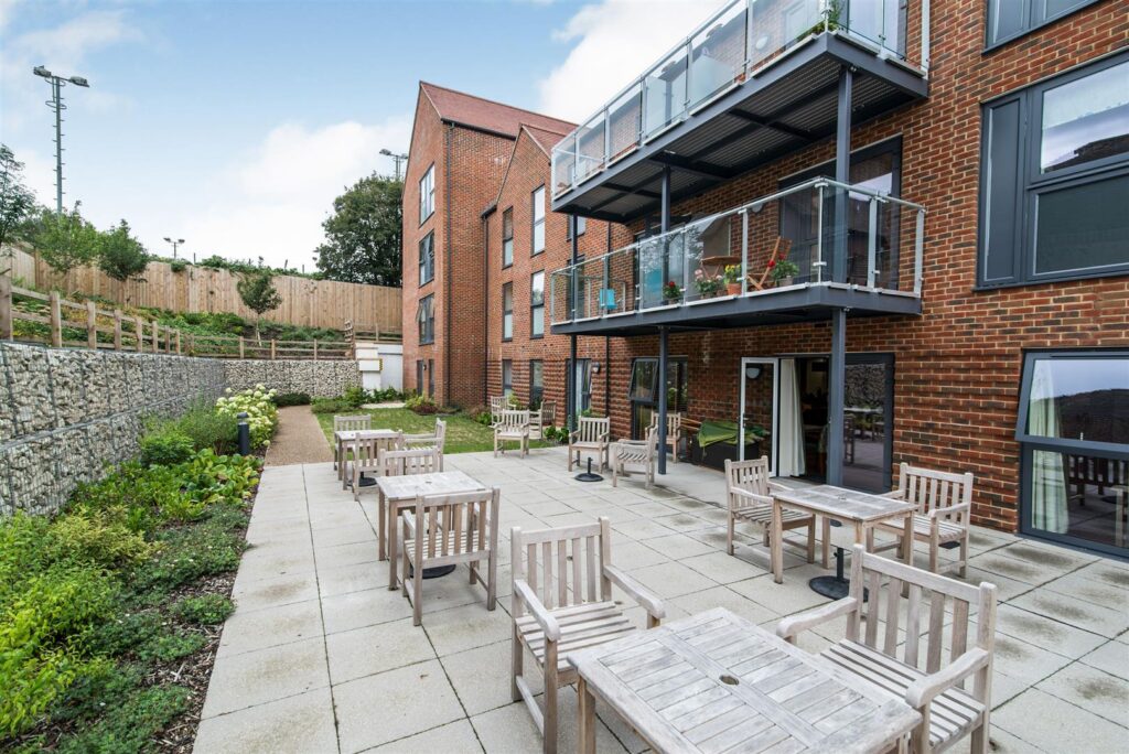Wayfarer Place, The Dean, Alresford