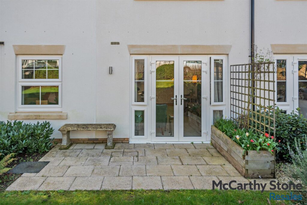 Queen Elizabeth Place, Orchard Lane, Alton, GU34 1GZ