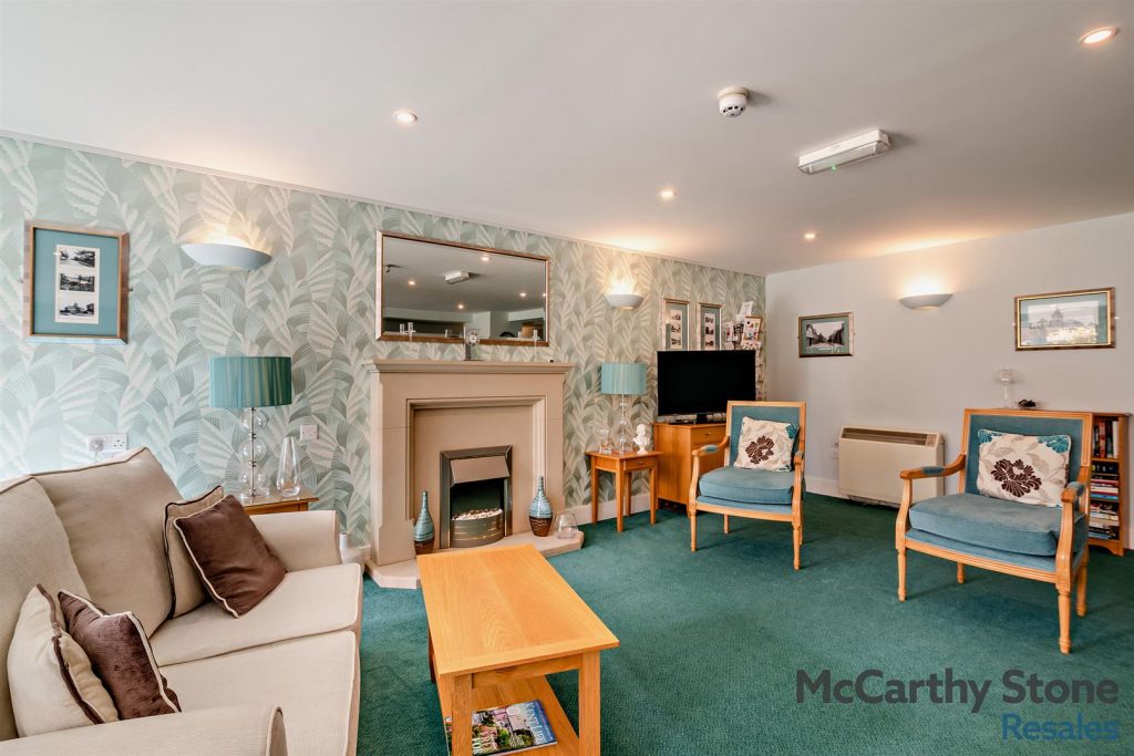 Eadhelm Court, Penlee Close, Edenbridge, TN8 5FD