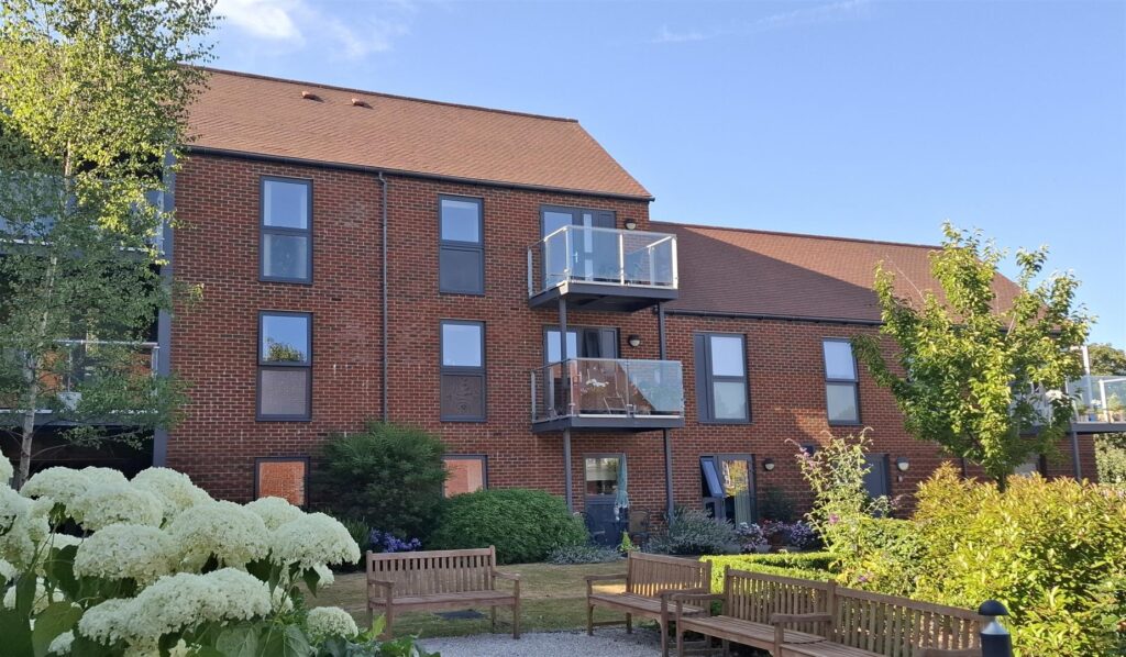Wayfarer Place, The Dean, Alresford