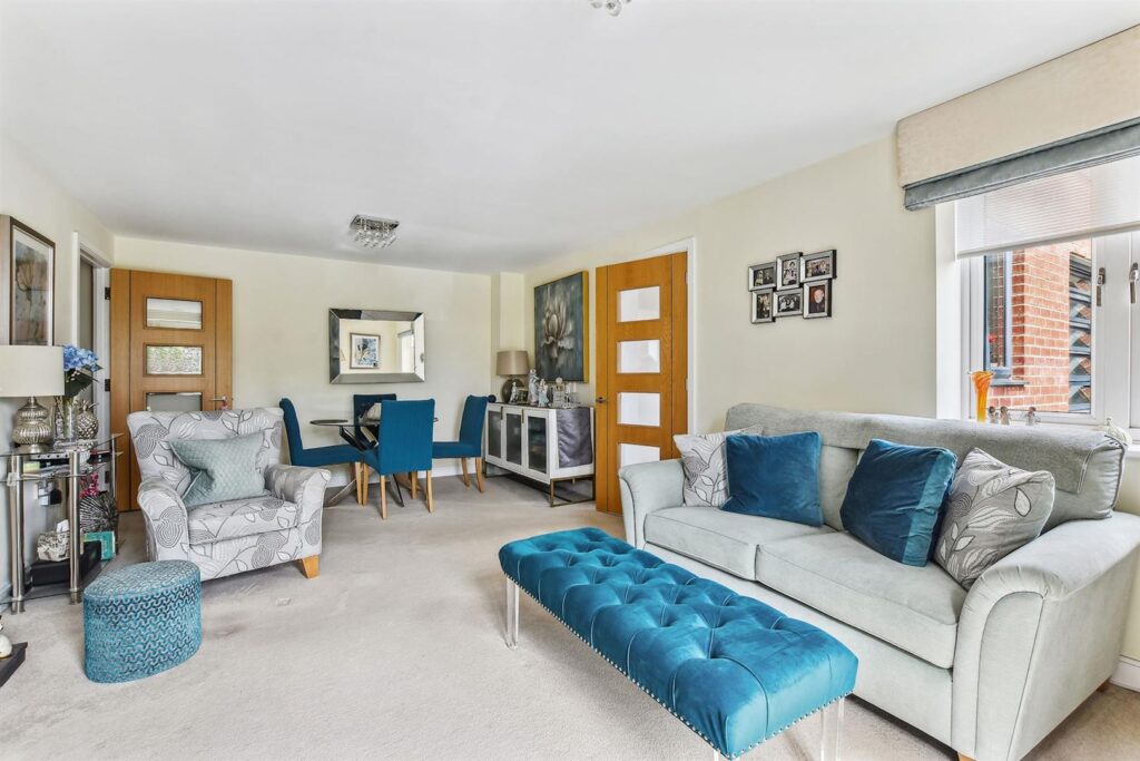 Moorfield Road, Denham, Uxbridge