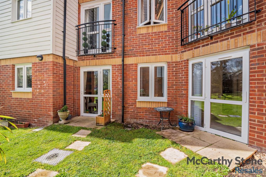Eadhelm Court, Penlee Close, Edenbridge, TN8 5FD