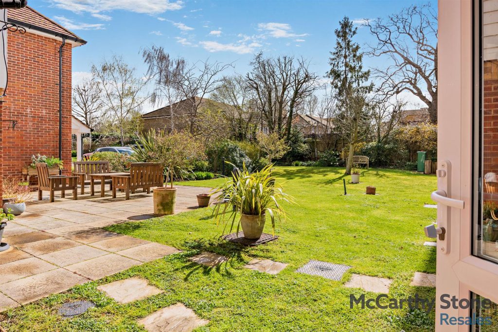 Eadhelm Court, Penlee Close, Edenbridge, TN8 5FD