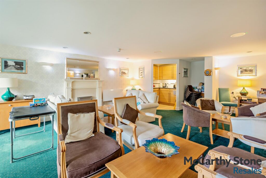 Stewart Court, High Street, Epping, CM16 4FJ