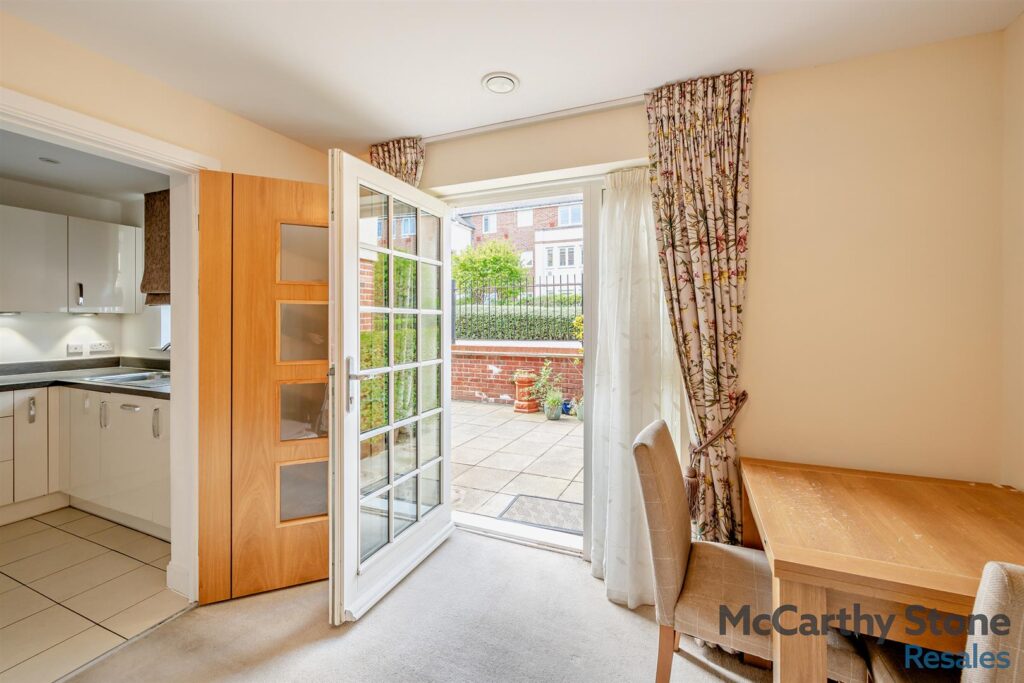 Le Jardin, Station Road, Letchworth Garden City, SG6 3BA