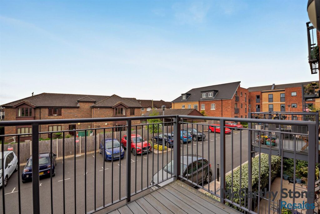 Turner Place, The Moors, Thatcham RG19 4AT
