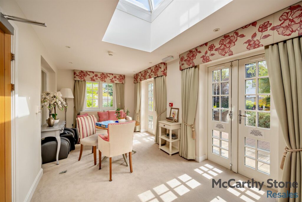 Le Jardin, Station Road, Letchworth Garden City, SG6 3BA