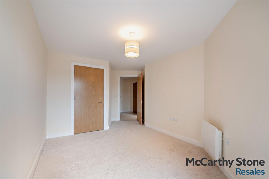 Turner Place, The Moors, Thatcham RG19 4AT