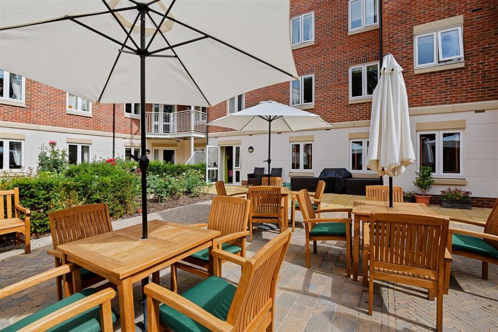 Shackleton Place, Bath Road, Devizes, Wiltshire, SN10 2GZ