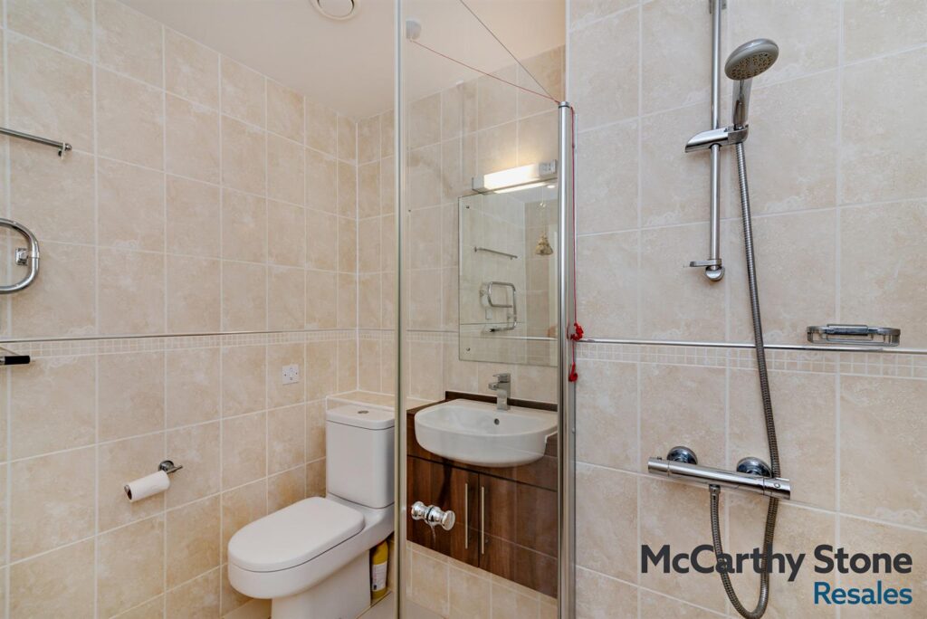 Holmes Place, Crowborough Hill, Crowborough, TN6 2RS