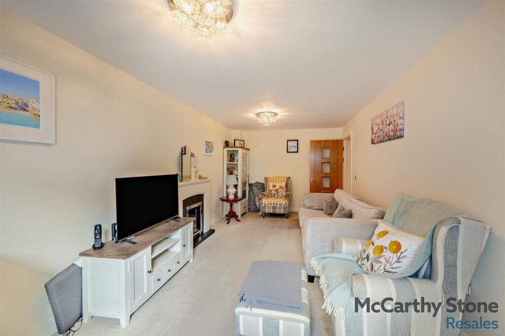Le Jardin, Station Road, Letchworth Garden City, SG6 3BA