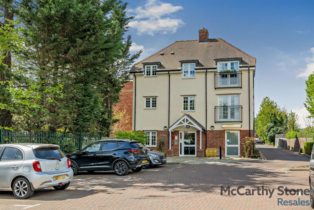 Le Jardin, Station Road, Letchworth Garden City, SG6 3BA