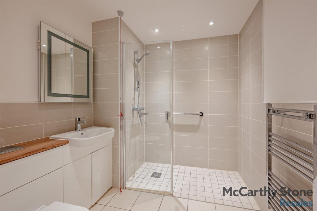 Le Jardin, Station Road, Letchworth Garden City, SG6 3BA