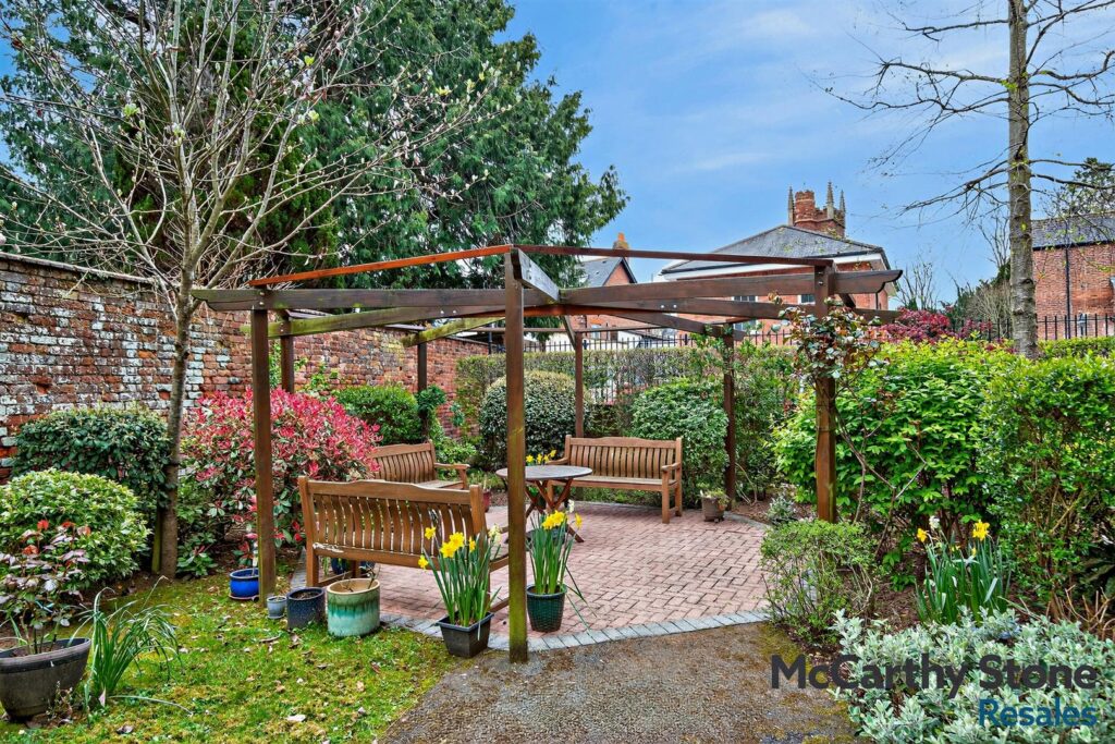 Isabel Court, Cowick Street, Exeter