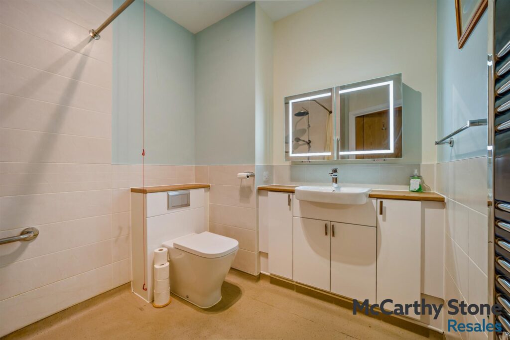 Lambrook Court, Gloucester Road, Larkhall, Bath