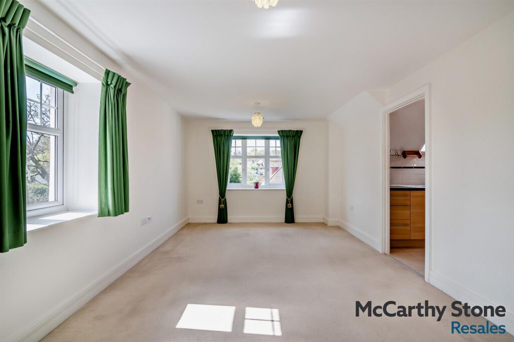 Holmes Place, Crowborough Hill, Crowborough, TN6 2RS