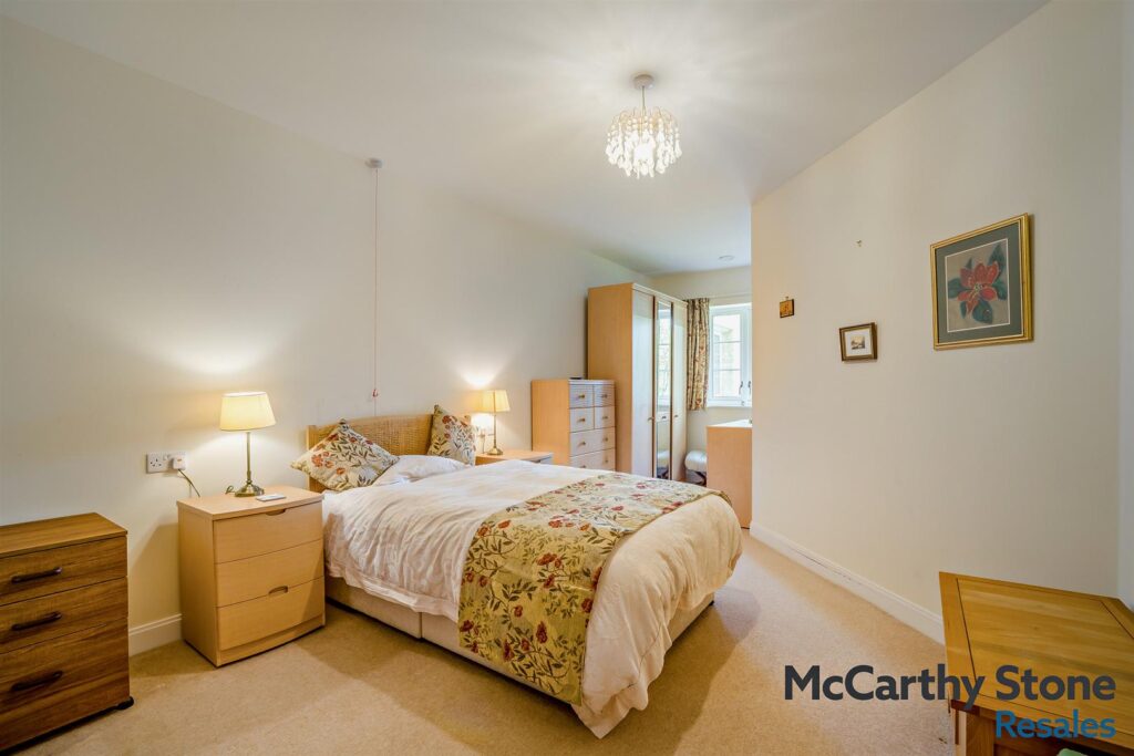 Lambrook Court, Gloucester Road, Larkhall, Bath