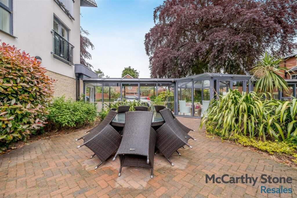 1 Wilton Court, Southbank Road, Kenilworth