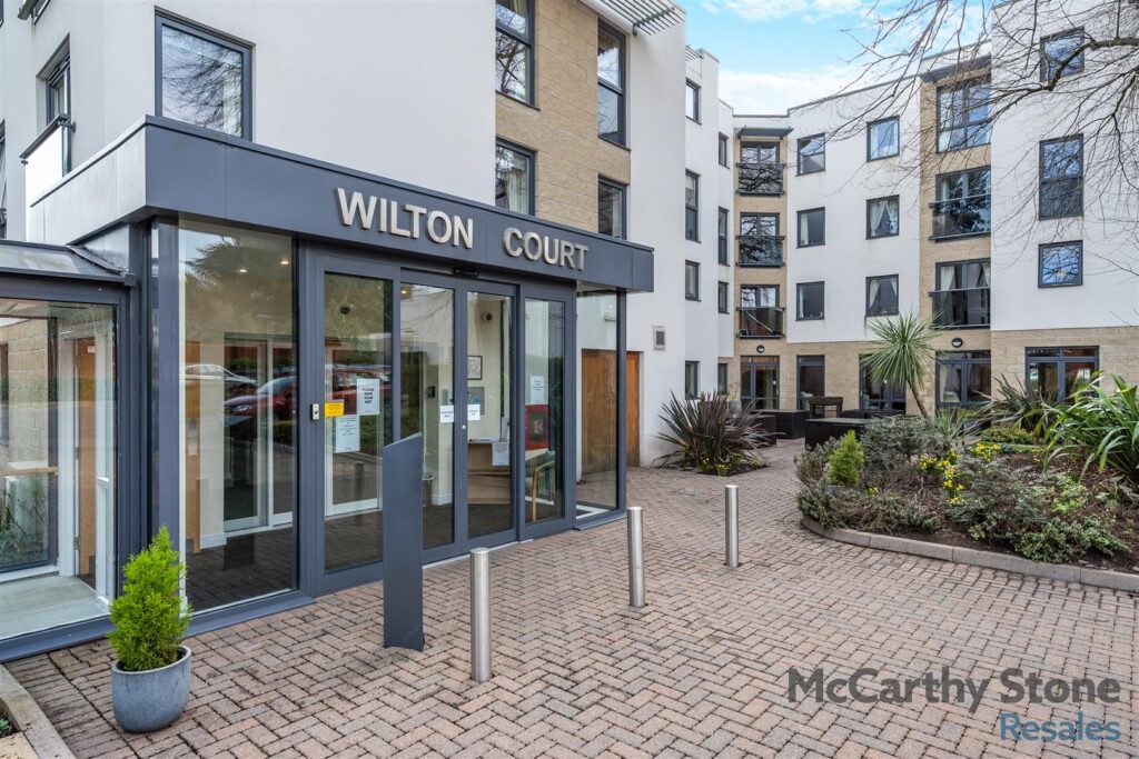 1 Wilton Court, Southbank Road, Kenilworth