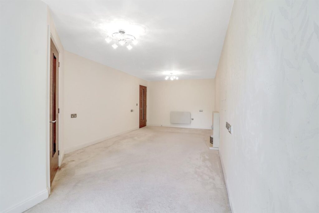 Manor Park Road, Chislehurst, BR7 5FT