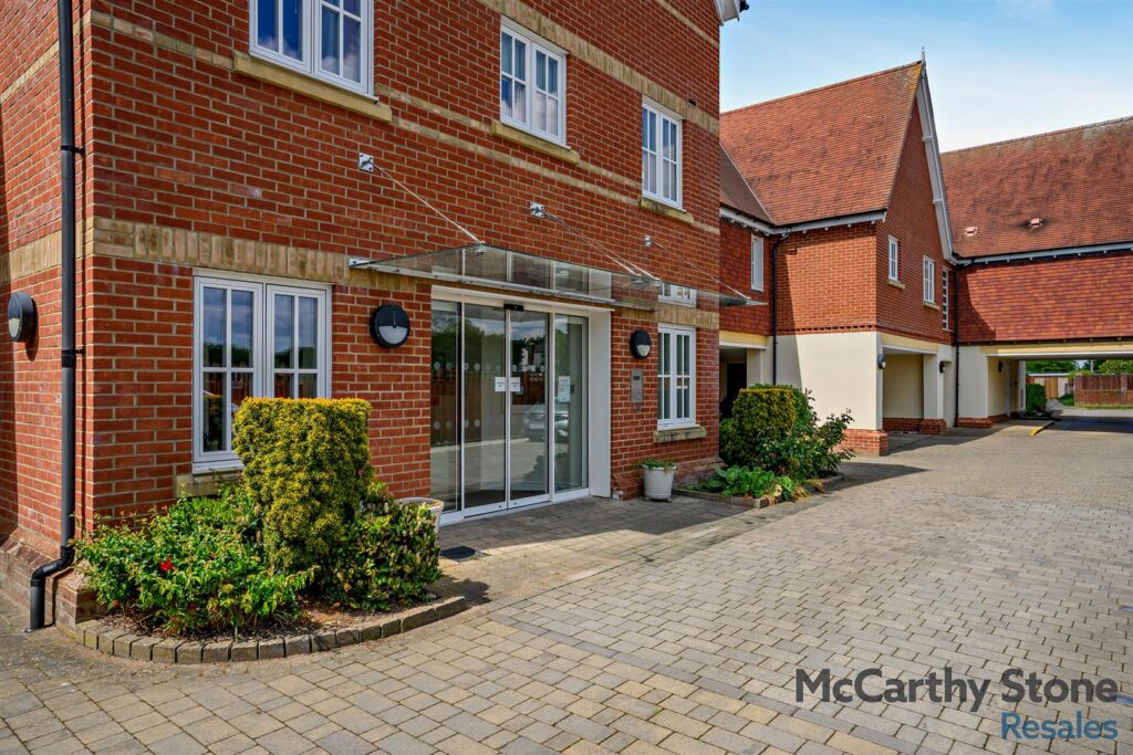Cornmantle Court, Parsonage Barn Lane, Ringwood, Hampshire, BH24 1WJ