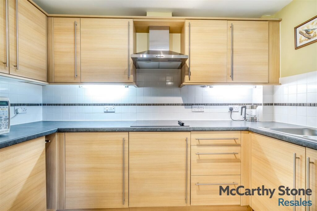 1 Wilton Court, Southbank Road, Kenilworth