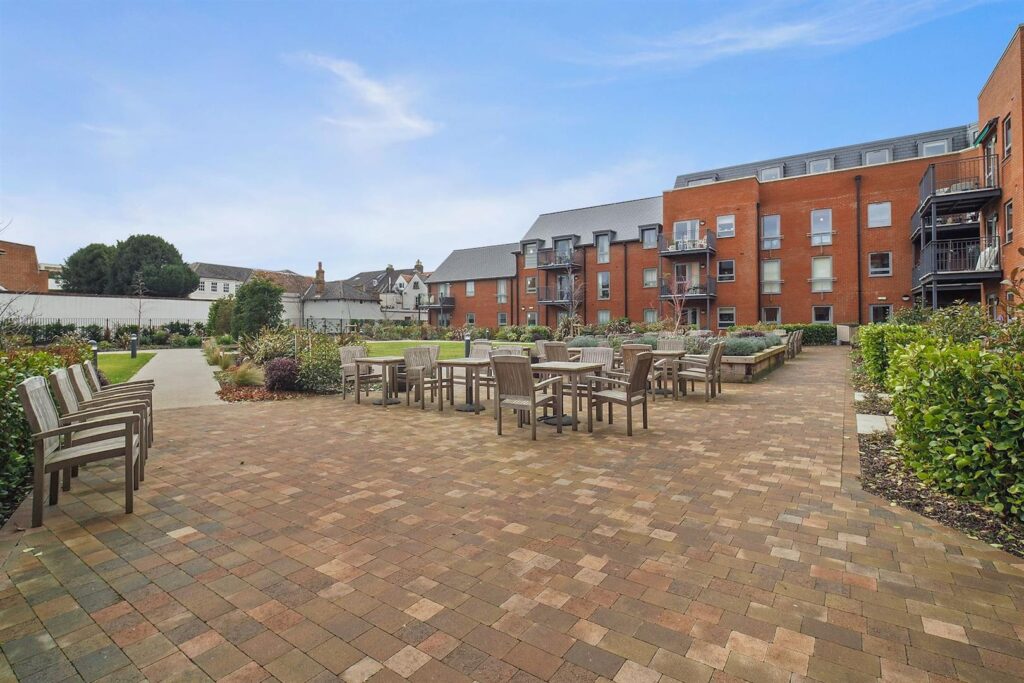 Monument Place, Endless Street, Salisbury