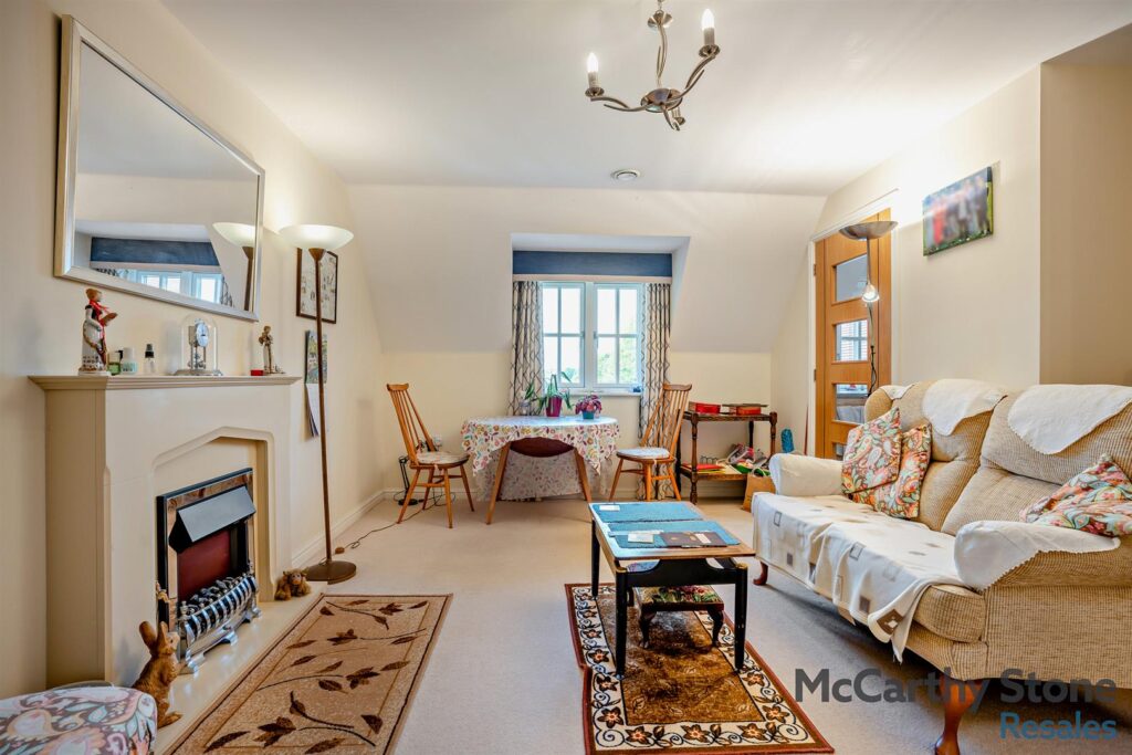 Cornmantle Court, Parsonage Barn Lane, Ringwood, Hampshire, BH24 1WJ