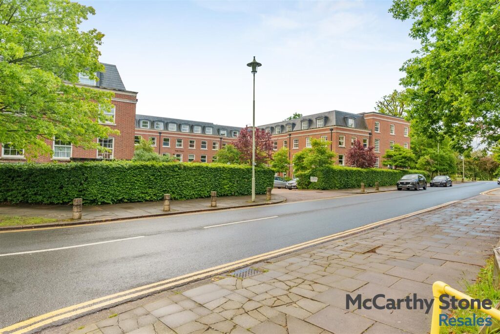 Peel Court, College Way, Welwyn Garden City, Hertfordshire, AL8 6DG