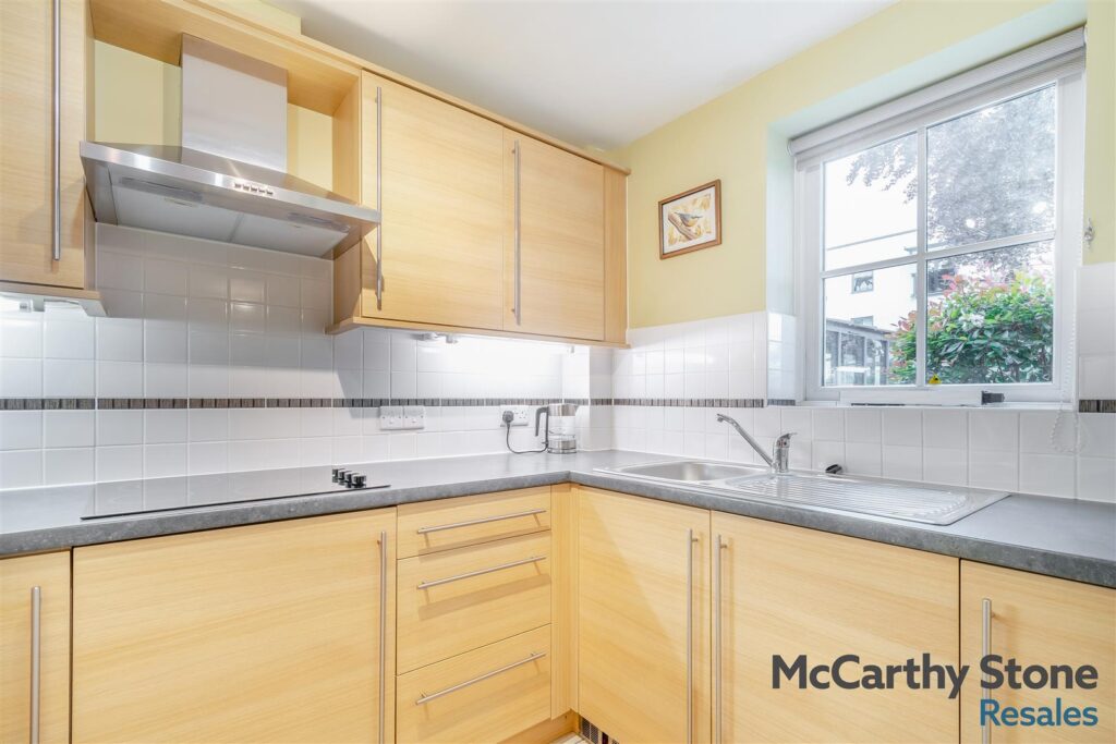 1 Wilton Court, Southbank Road, Kenilworth
